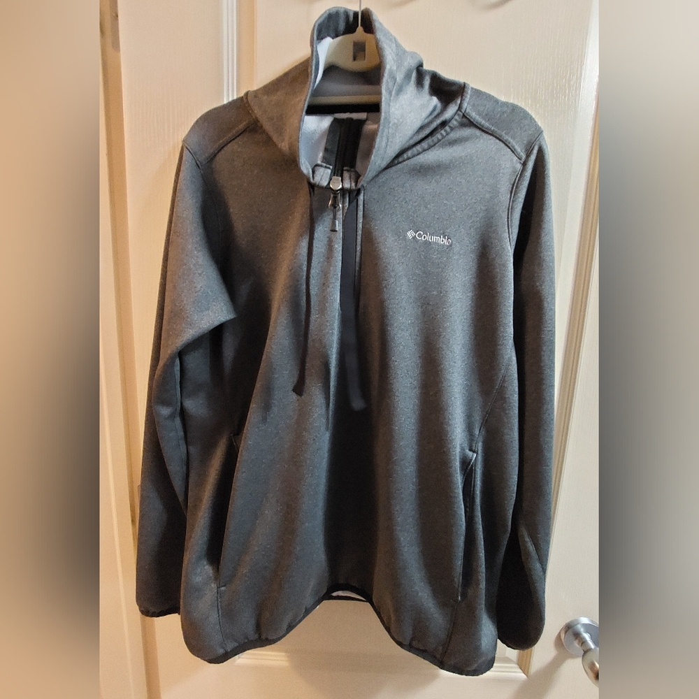3 / $25 COLUMBIA Half Zip Women's Pullover on Grey. Size Large 🩶